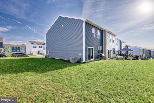 260 MAPLE RUN DR, York, PA 17404