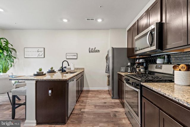 260 MAPLE RUN DR, York, PA 17404