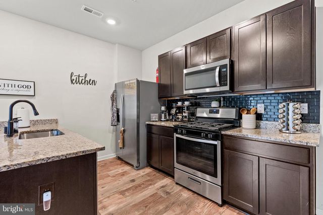 260 MAPLE RUN DR, York, PA 17404