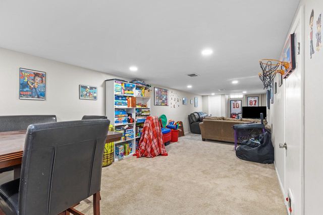 816 Birch DRIVE, Waukesha, WI 53188