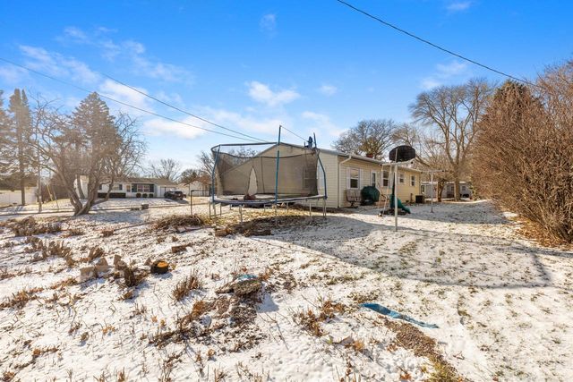 816 Birch DRIVE, Waukesha, WI 53188