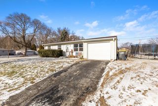816 Birch DRIVE, Waukesha, WI 53188