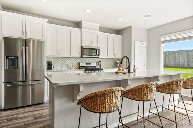 10809 N 121st East Avenue, Owasso, OK 74055