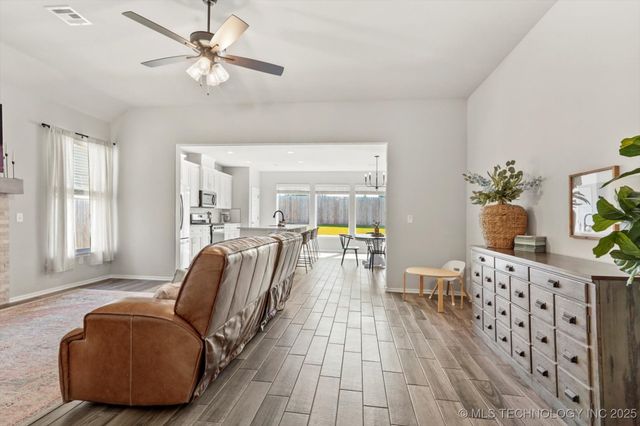 10809 N 121st East Avenue, Owasso, OK 74055