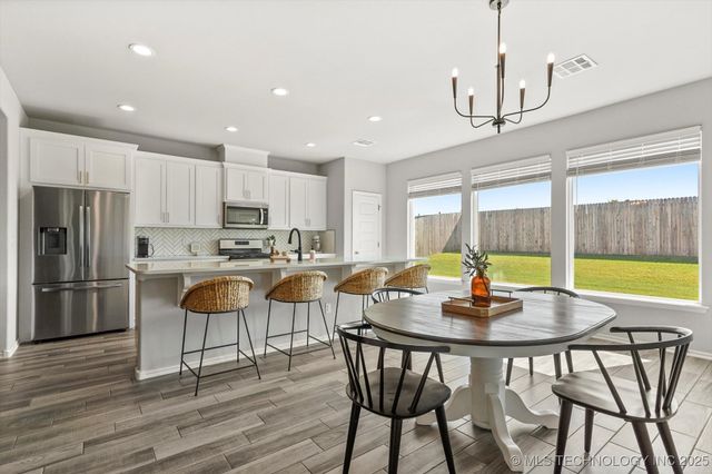 10809 N 121st East Avenue, Owasso, OK 74055