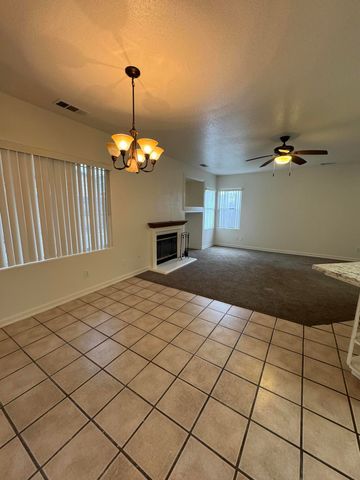 1440 Cottage Grove Avenue, Tulare, CA 93274