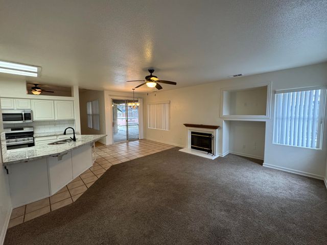 1440 Cottage Grove Avenue, Tulare, CA 93274