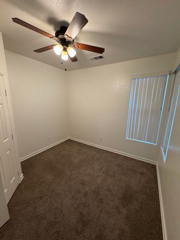 1440 Cottage Grove Avenue, Tulare, CA 93274