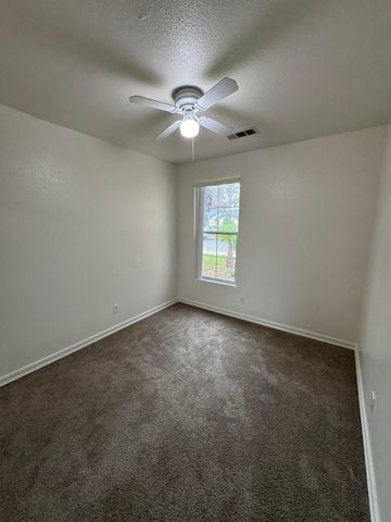 1440 Cottage Grove Avenue, Tulare, CA 93274