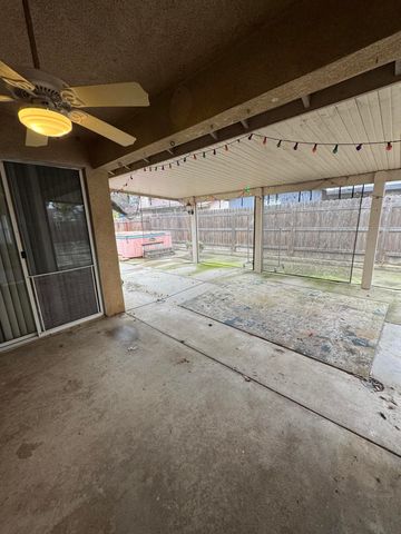 1440 Cottage Grove Avenue, Tulare, CA 93274