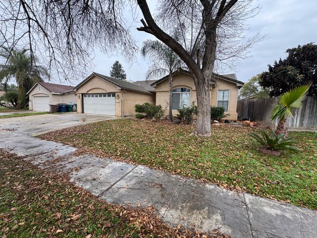 1440 Cottage Grove Avenue, Tulare, CA 93274