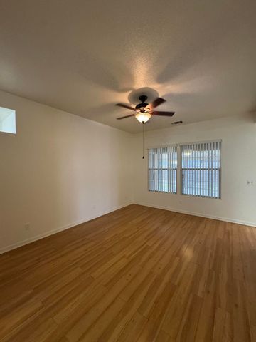 1440 Cottage Grove Avenue, Tulare, CA 93274