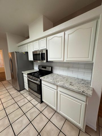 1440 Cottage Grove Avenue, Tulare, CA 93274