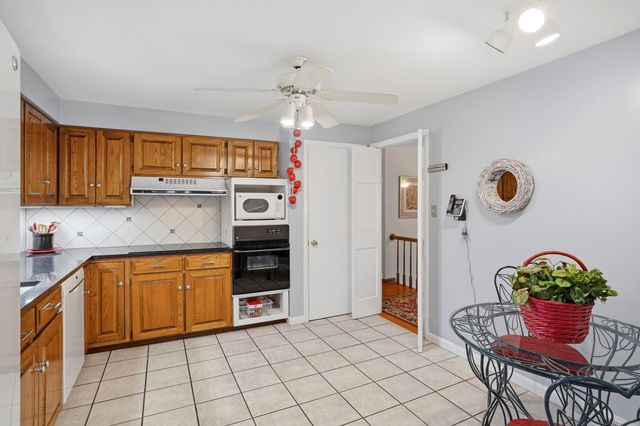 1220 RIDGE RD, Columbia, MO 65203