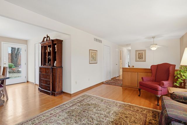 1220 RIDGE RD, Columbia, MO 65203