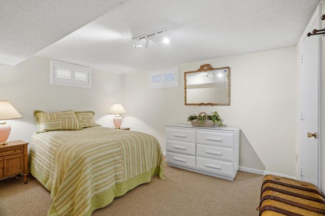 1220 RIDGE RD, Columbia, MO 65203