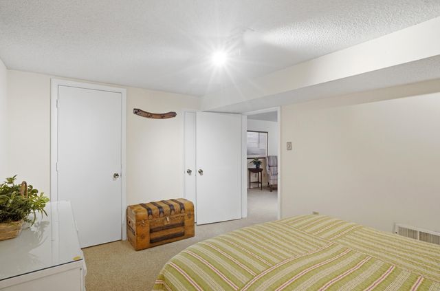 1220 RIDGE RD, Columbia, MO 65203