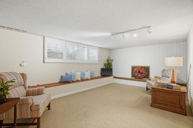 1220 RIDGE RD, Columbia, MO 65203