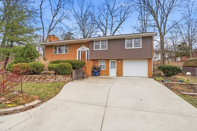 1220 RIDGE RD, Columbia, MO 65203