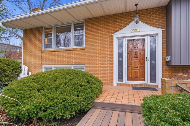 1220 RIDGE RD, Columbia, MO 65203