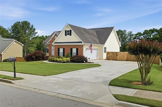 3132 Planters Mill Drive, Dacula, GA 30019