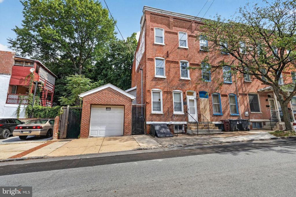 617 W 9TH ST, WILMINGTON, DE 19801 — exterior