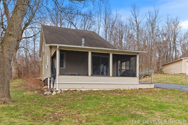 3136 Baseline Road, Trowbridge Twp, MI 49055