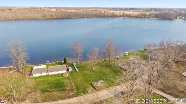 3136 Baseline Road, Trowbridge Twp, MI 49055