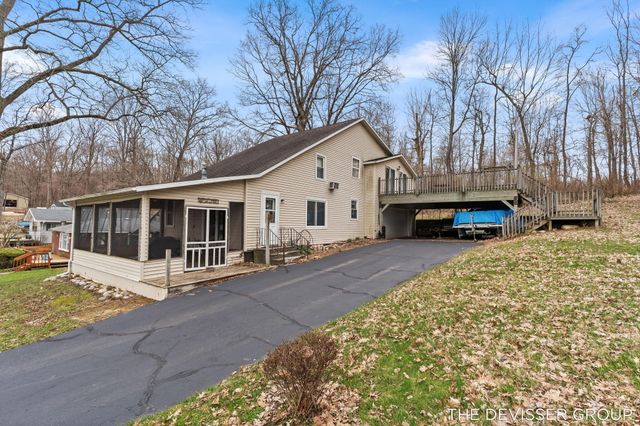 3136 Baseline Road, Trowbridge Twp, MI 49055