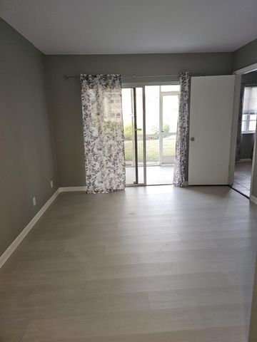 1554 SE Royal Green Circle 101, Port St Lucie, FL 34952