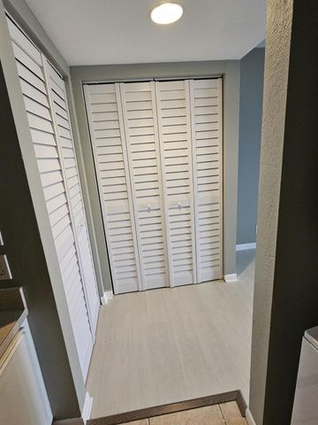 1554 SE Royal Green Circle 101, Port St Lucie, FL 34952