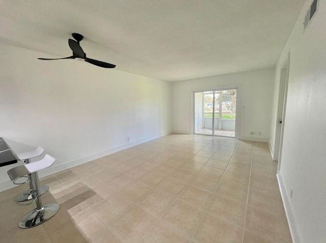 2615 Garden Drive N 104, Lake Worth Beach, FL 33461