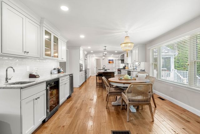 10 Captain Cir, Tewksbury, MA 01876