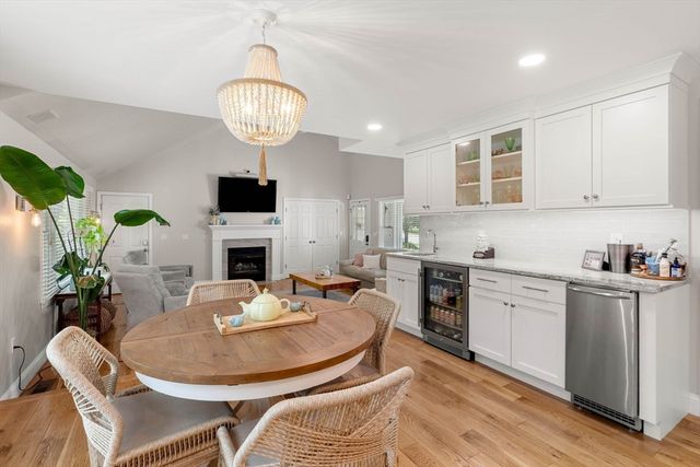 10 Captain Cir, Tewksbury, MA 01876