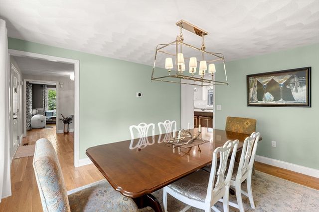 10 Captain Cir, Tewksbury, MA 01876