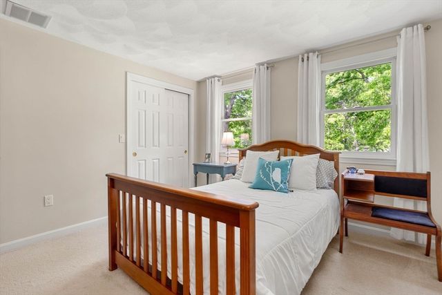 10 Captain Cir, Tewksbury, MA 01876