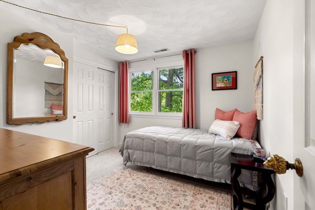 10 Captain Cir, Tewksbury, MA 01876