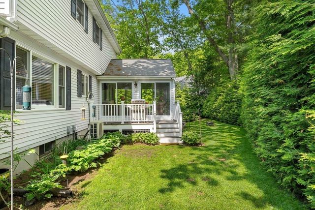 10 Captain Cir, Tewksbury, MA 01876