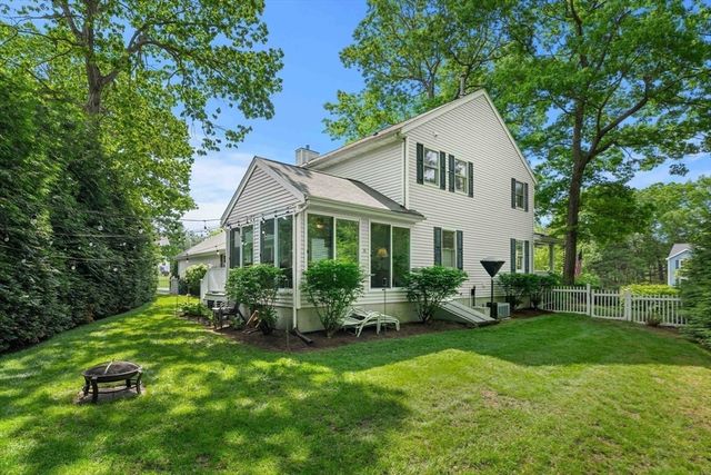 10 Captain Cir, Tewksbury, MA 01876