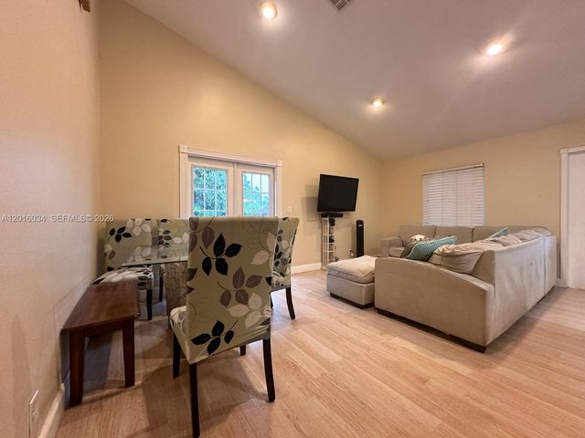 11143 E Model Cir E, Boca Raton, FL 33428