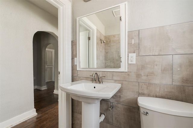 2555 NW 20th Street, Oklahoma City, OK 73107