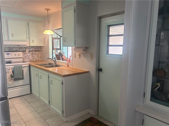 221 Indian Key LN 254, Naples, FL 34114