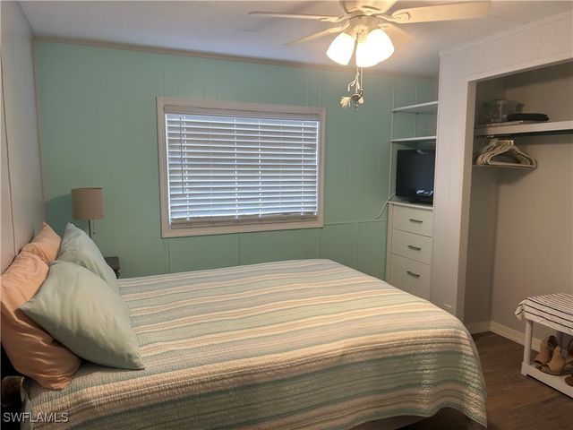 221 Indian Key LN 254, Naples, FL 34114