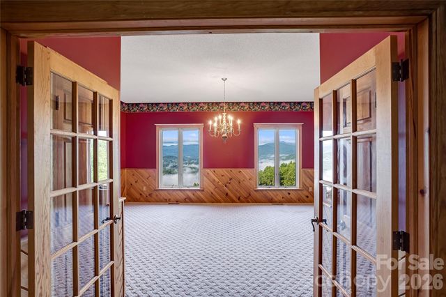 1087 Brigadoon Drive, Clyde, NC 28721