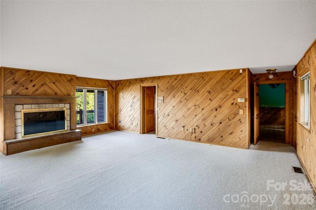 1087 Brigadoon Drive, Clyde, NC 28721