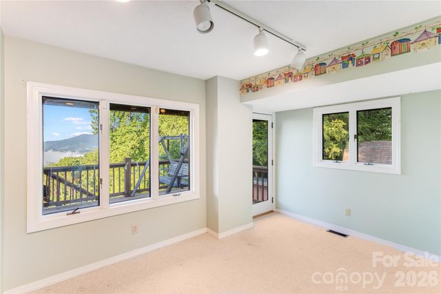 1087 Brigadoon Drive, Clyde, NC 28721