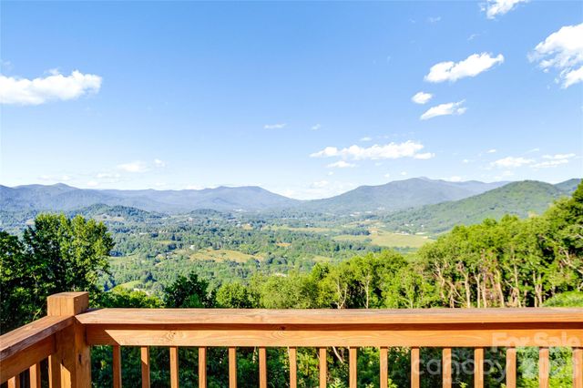 1087 Brigadoon Drive, Clyde, NC 28721