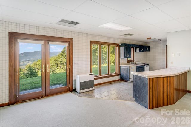 1087 Brigadoon Drive, Clyde, NC 28721