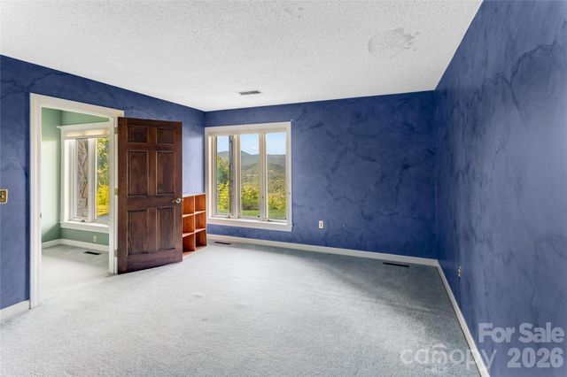 1087 Brigadoon Drive, Clyde, NC 28721