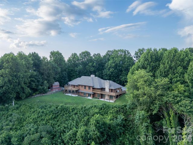 1087 Brigadoon Drive, Clyde, NC 28721